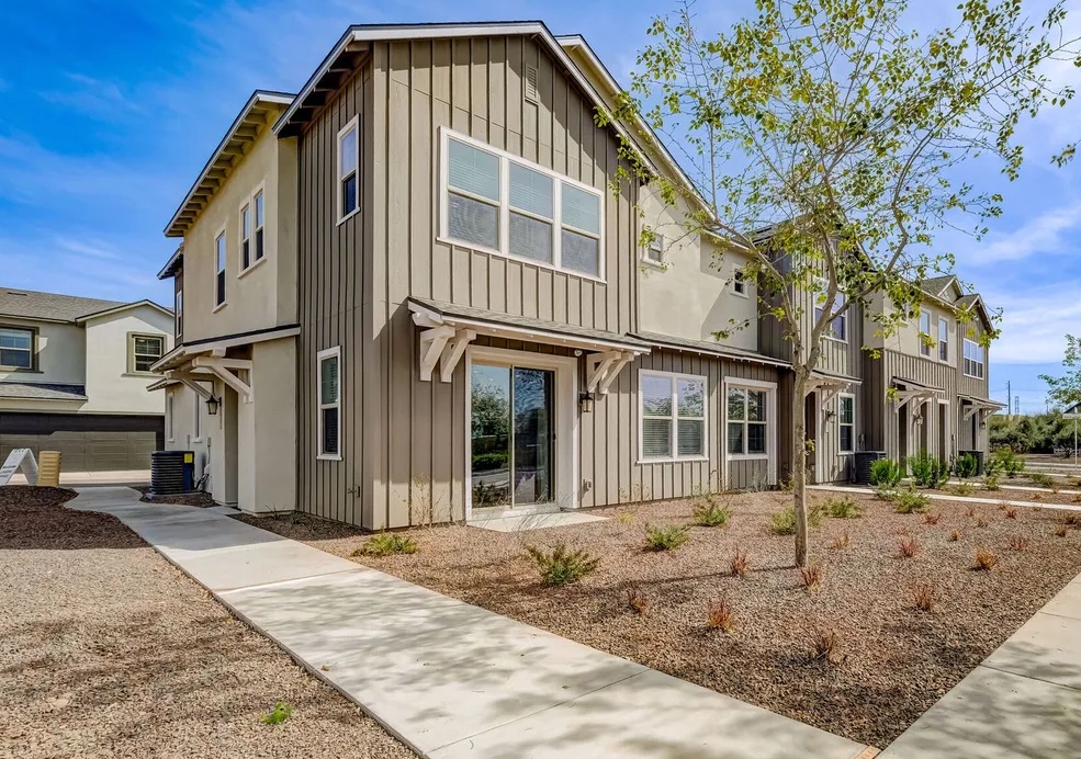 BB Living Unveils 108 Single-Family Rental Townhomes in Highly-Desired North Phoenix Master-Planned Community of Desert Ridge